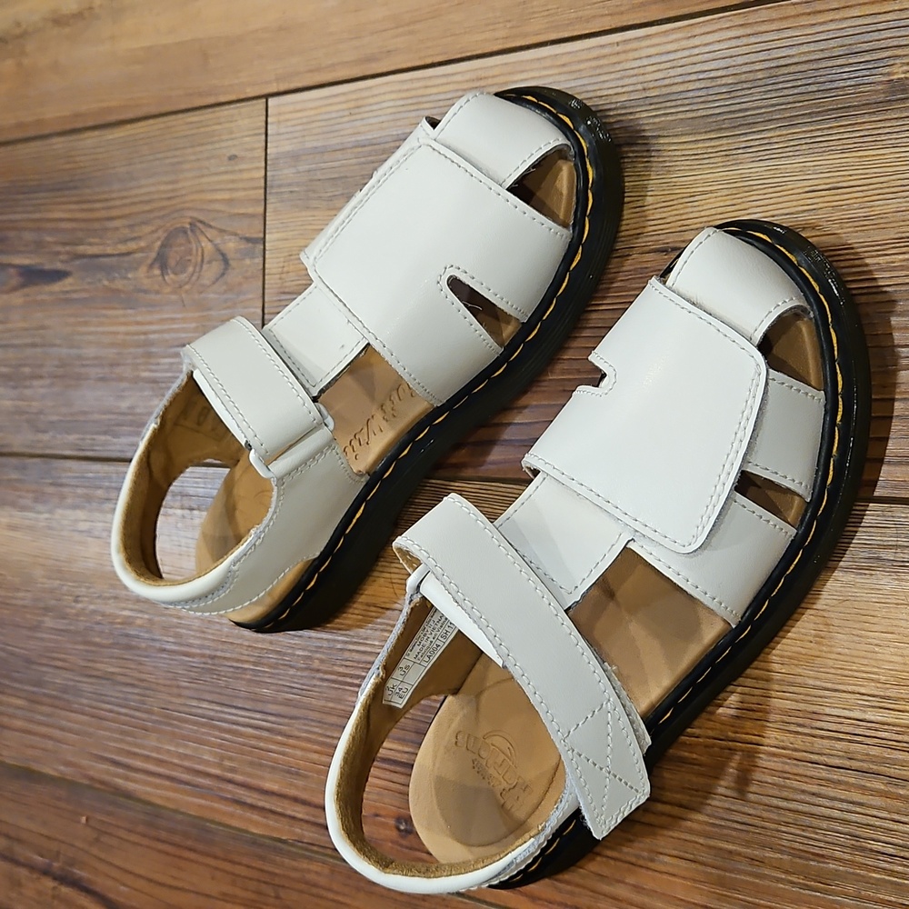 NWOB Dr Martens MOBY II LEATHER VELCRO SANDALS